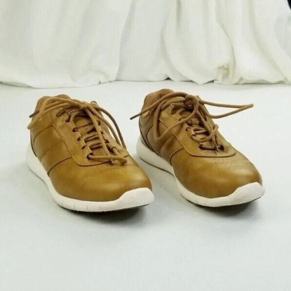 Fubu Size 7 Women's Memory Foam Cappuccino Color Light Weight Sintetico Sneakers - Picture 8 of 12